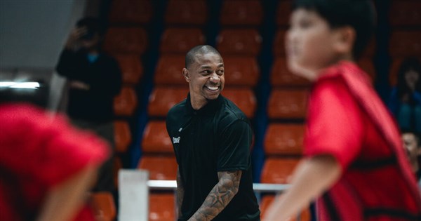 Heart over height: Former NBA star Isaiah Thomas's everyday battle