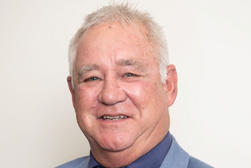 Headshot of Mayor Peter Tolsher