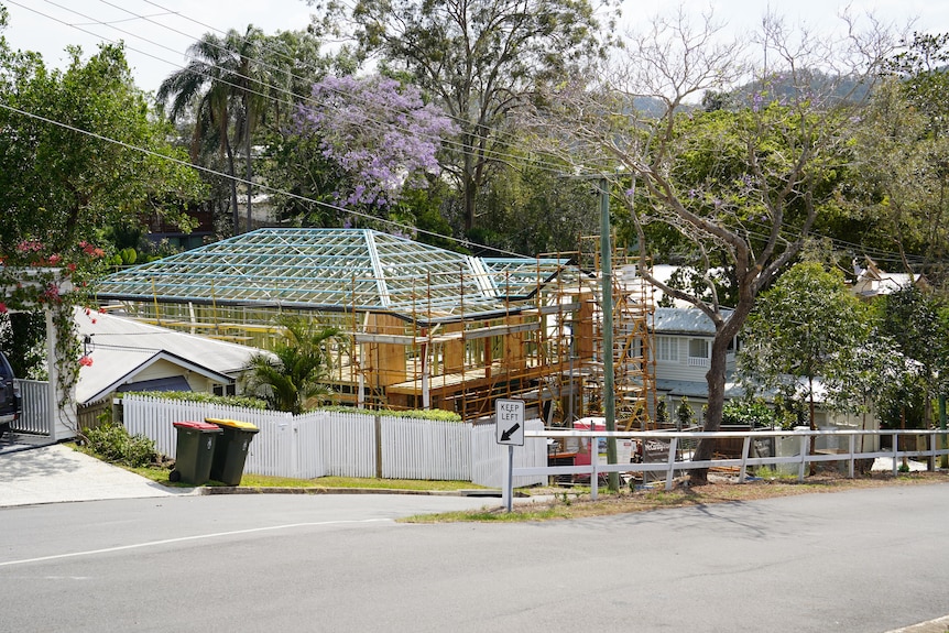 A photo of a scaffold for a house being built in Brisbane