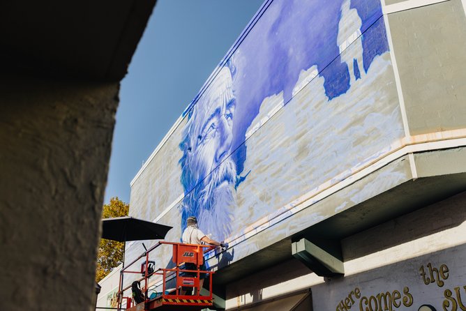 French artist AERO completed his artwork addition to the Piazza last week, depicting the story of the Batavia and the legacy of the ‘Defenders’.