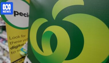 ACCC accuses Woolworths of misleading pricing practices as next federal court case kicks off