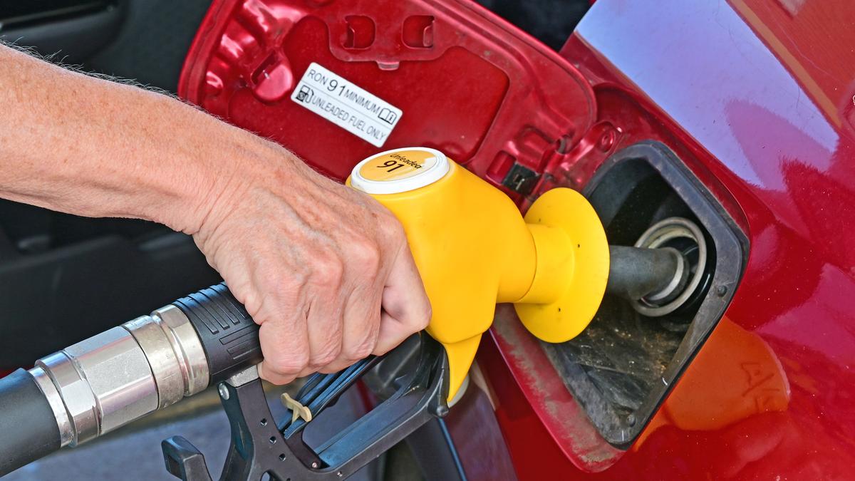 FuelWatch WA: Consumer Protection servo blitz catches shocking number of outlets breaching compliance rules