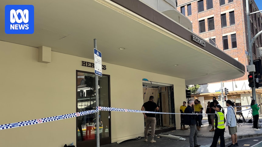 Up to five on the run after ramraiding Brisbane CBD Hermès store