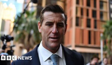 Ben Roberts-Smith: Top Australian soldier to remain in jail after no bail application - BBC