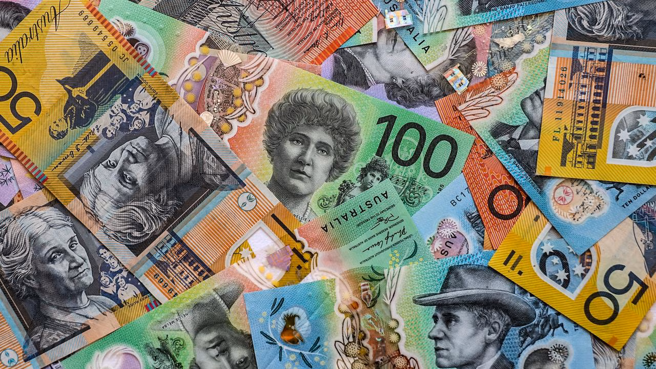 Interest rates, inflation: Crucial two weeks loom for Aussie households