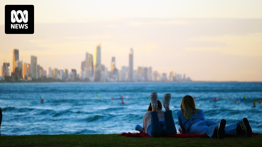 Queensland Tourism Industry Council calls for support from state, federal governments as operators at 'tipping point'