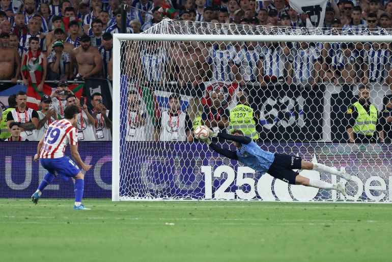 Julian Alvarez in ction.