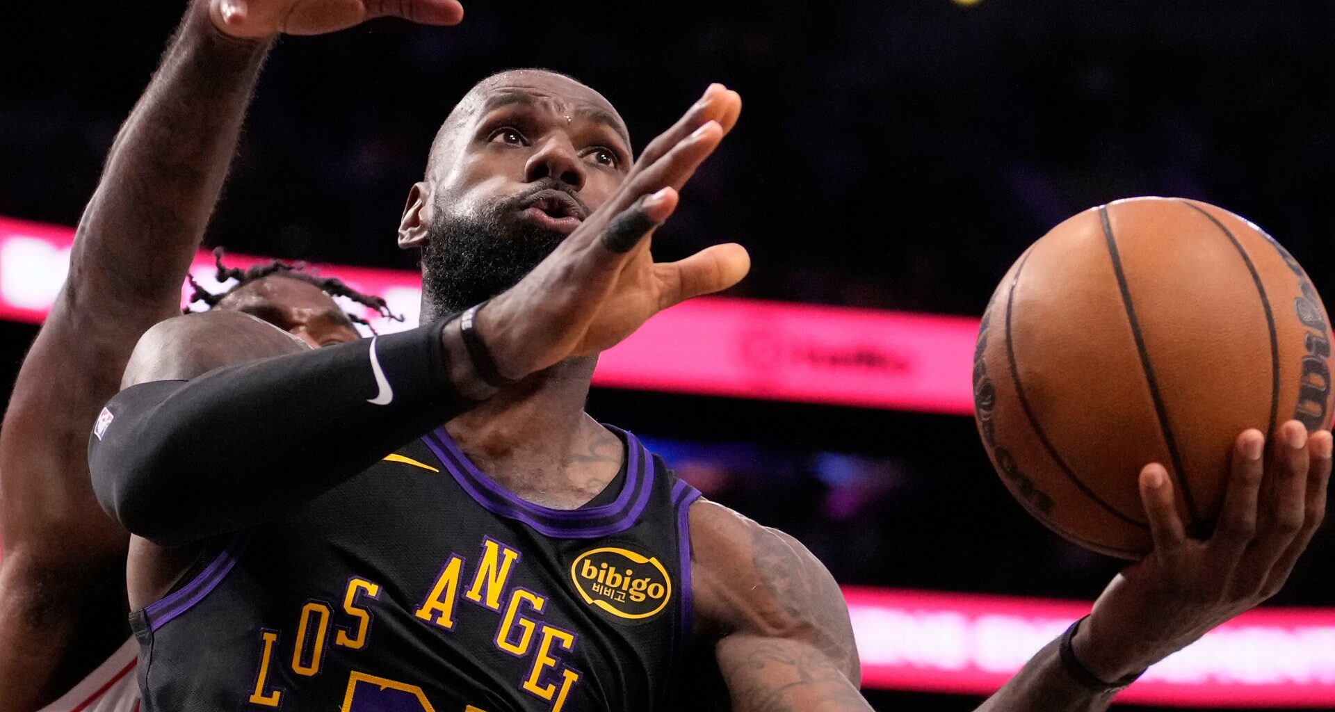 LeBron James nets 28, Lakers grab 2-0 lead on Rockets in NBA Playoff series | Basketball News