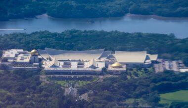 The world’s largest residential palace boasts a 110-car garage, 1,788 rooms, and cost $1,400,000,000 to build