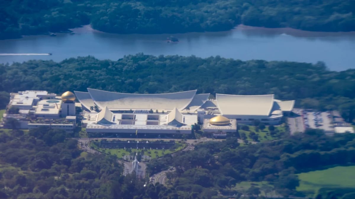 The world’s largest residential palace boasts a 110-car garage, 1,788 rooms, and cost $1,400,000,000 to build