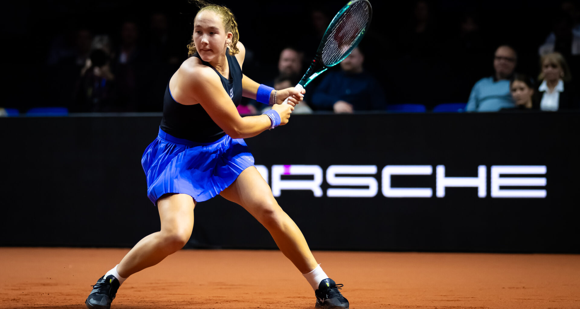 Andreeva dethrones defending champ Ostapenko in Stuttgart opener