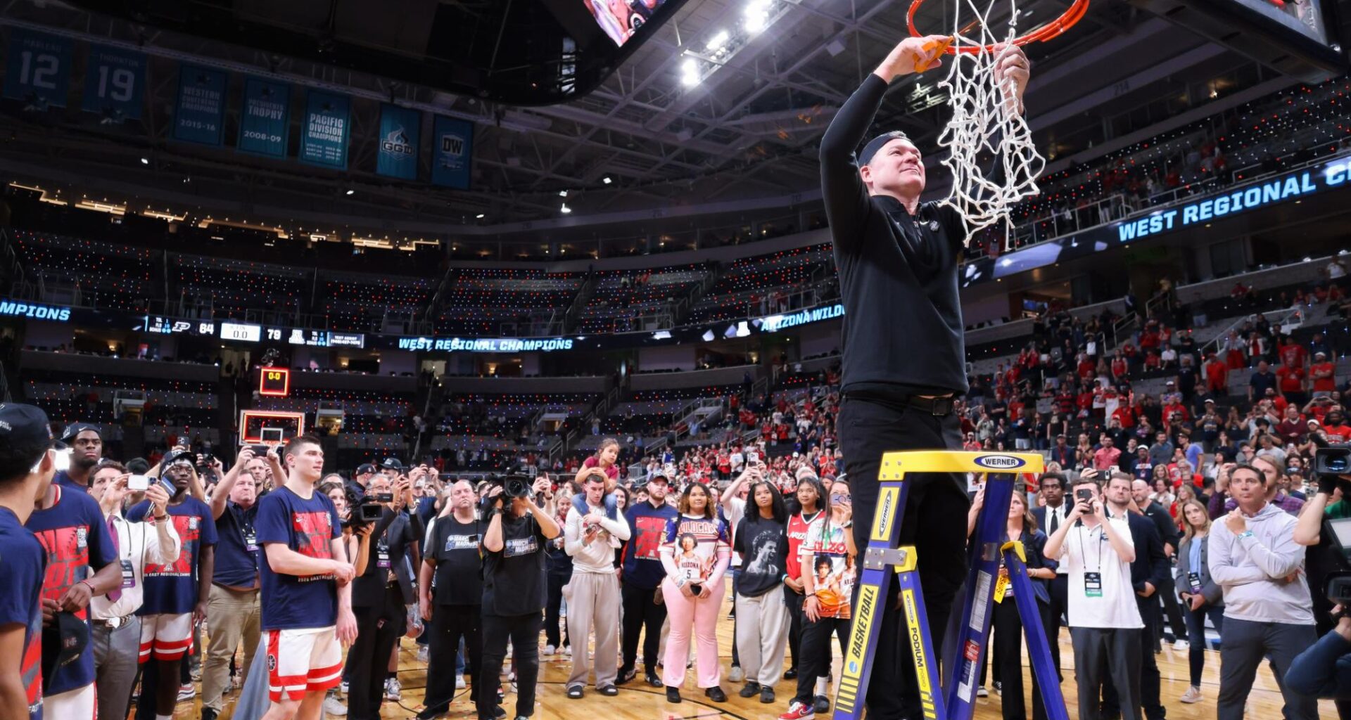 Arizona men’s basketball closes out their historic season – The Daily Wildcat
