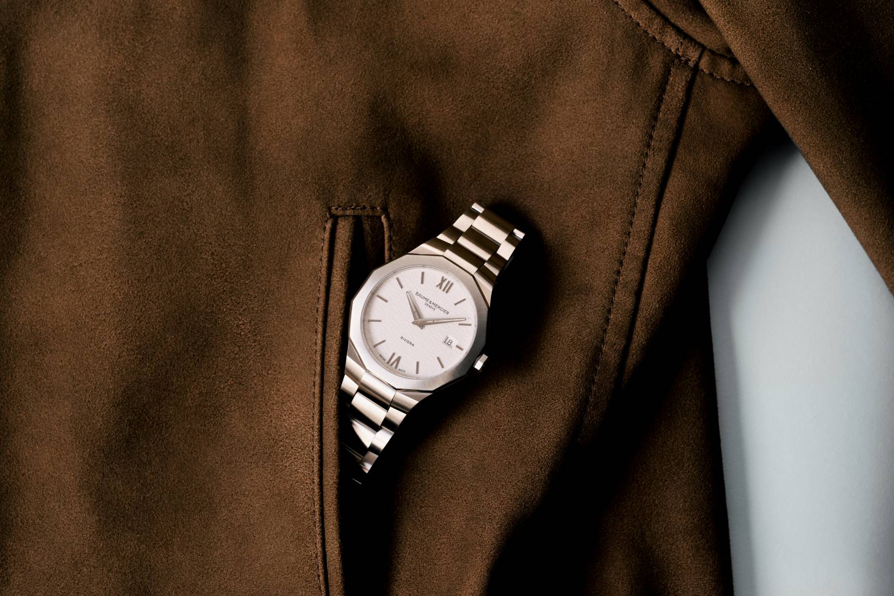 Baume et mercier riviera 73 white lifestyle