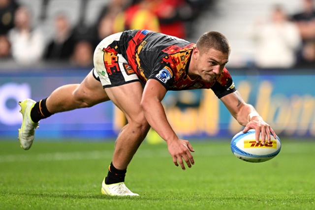 Chiefs punish Fijian Drua to remain second on Super Rugby ladder