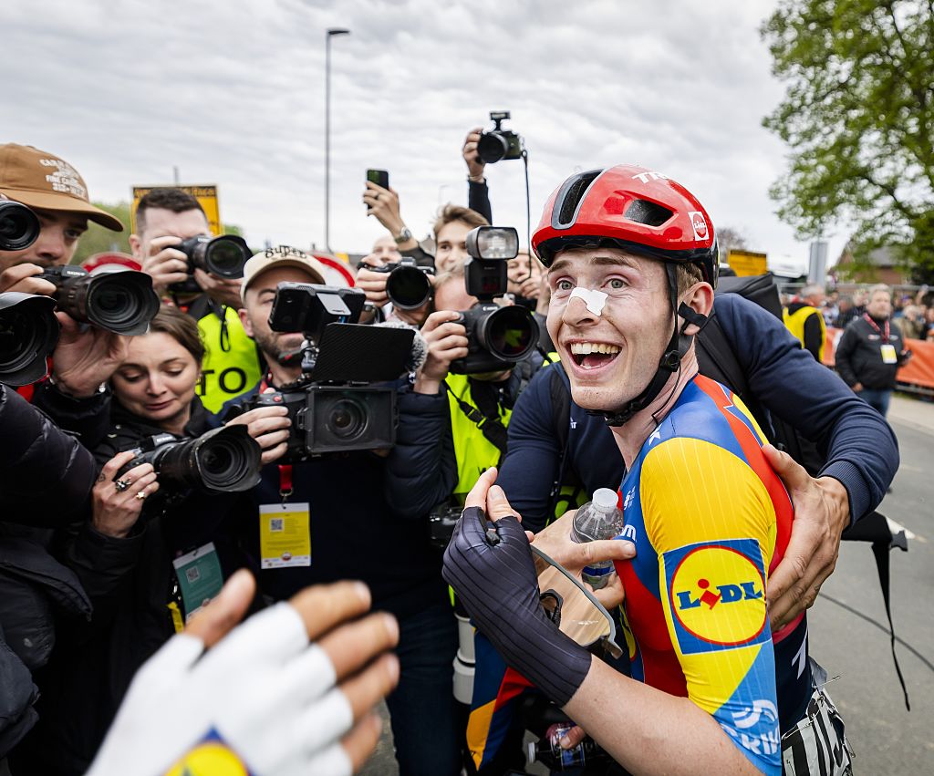 VALKENBURG - Mattias Skjelmose (Denmark) celebrates his victory during the finish of the Amstel Gold Race 2025 in Valkenburg. ANP MARCEL VAN HOORN (Photo by ANP via Getty Images)