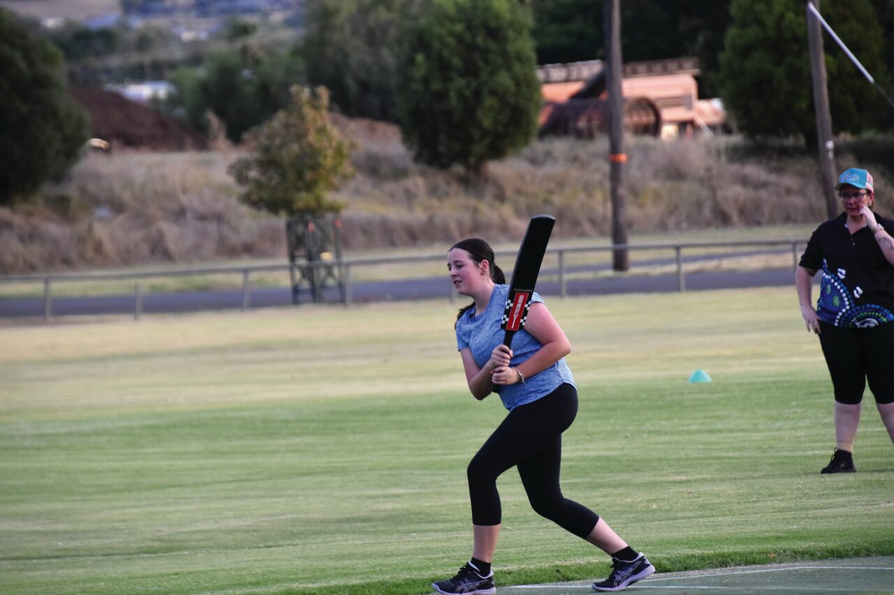 Twilight women's cricketers return to field