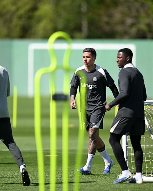 Training gallery: Pre-Brighton training | News | Official Site