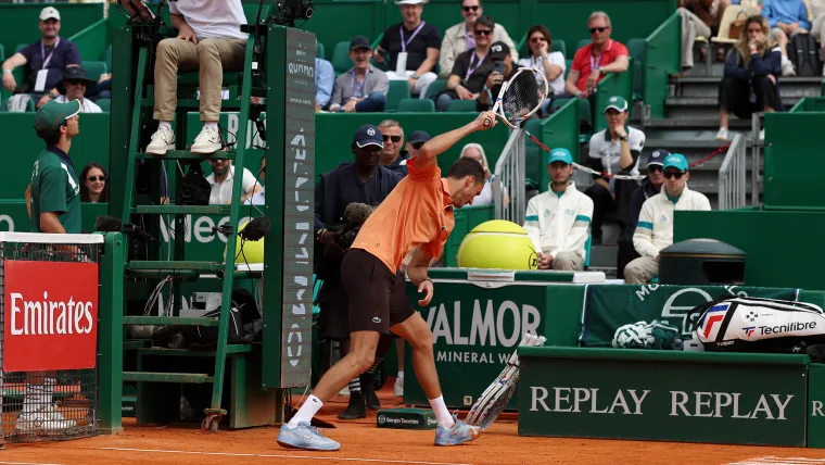 Video: Medvedev meltdown - Tennis star smashes racquet in record Monte Carlo defeat image