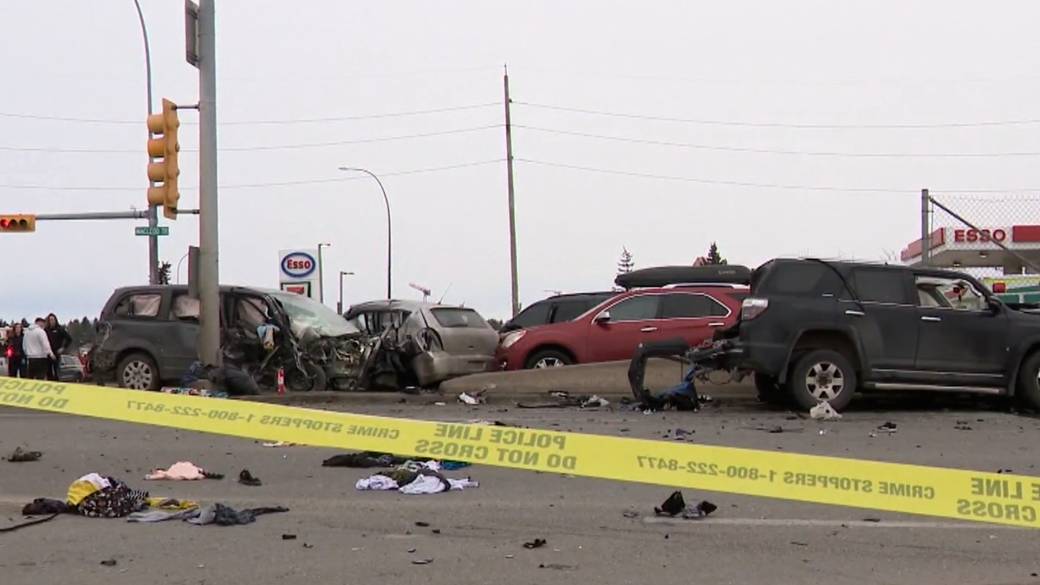 Click to play video: 'Calgary crash: 9-year-old girl dead after robbery suspect sets off massive Boxing Day collision'