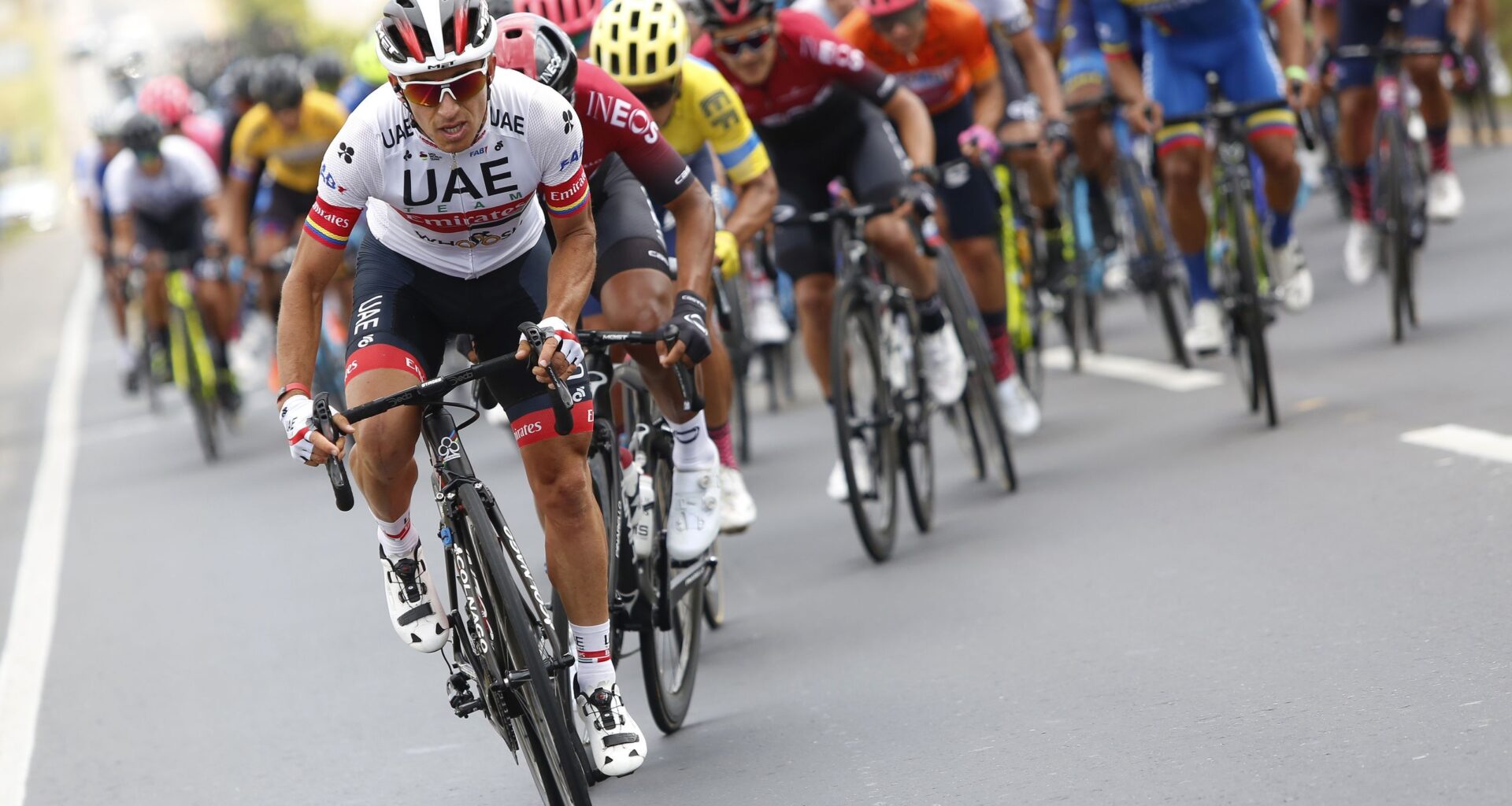 Former UAE Team Emirates rider Cristian Camilo Muñoz dies after infection to knee injury