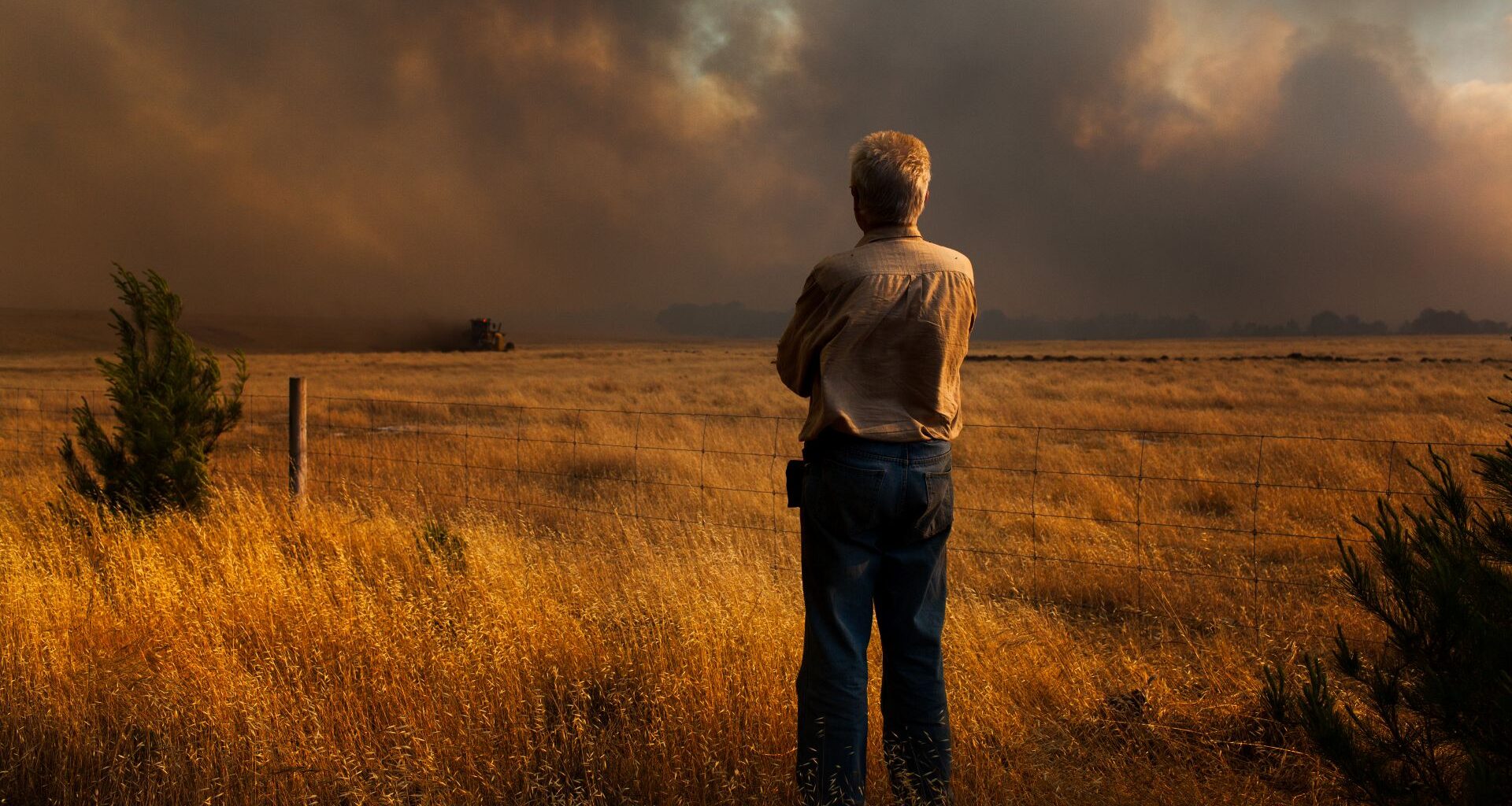 Man watches bushfire