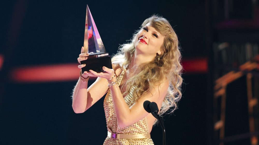 Taylor Swift Leads 2026 American Music Awards Nominations With Eight