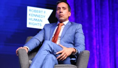 José E. Feliciano, Kwanza Jones near deal to buy Padres for MLB-record $3.9 billion: Sources