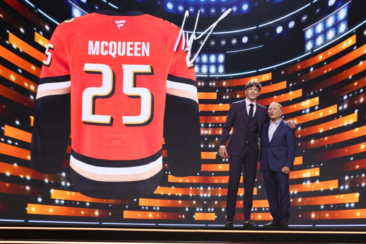 Roger McQueen, Anaheim Ducks’ 2025 first-round pick, signs amateur tryout contract