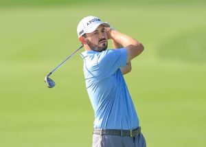ORLANDO, FLORIDA - MARCH 05: Patrick Cantlay of The United States plays his third shot on the first hole during the first round of the Arnold Palmer Invitational presented by Mastercard 2026 at Arnold Palmer Bay Hill Golf Course on March 05, 2026 in Orlando, Florida. (Photo by David Cannon/Getty Images)