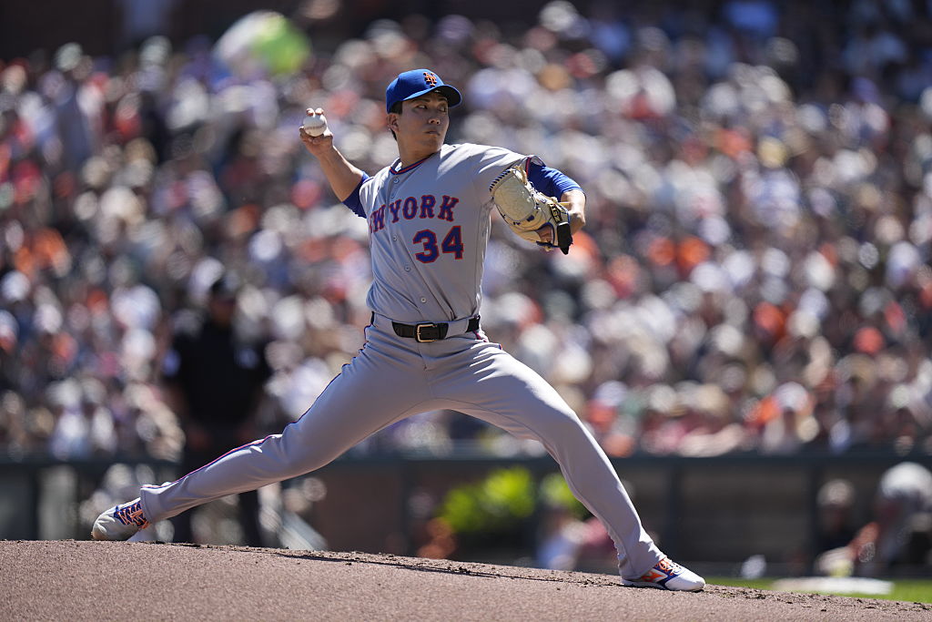 SAN FRANCISCO, CALIFORNIA - APRIL 5: Kodai Senga #34 of the New York Mets pitches at Oracle Park on April 5, 2026 in San Francisco, California. (Photo by Andy Kuno/San Francisco Giants/Getty Images)