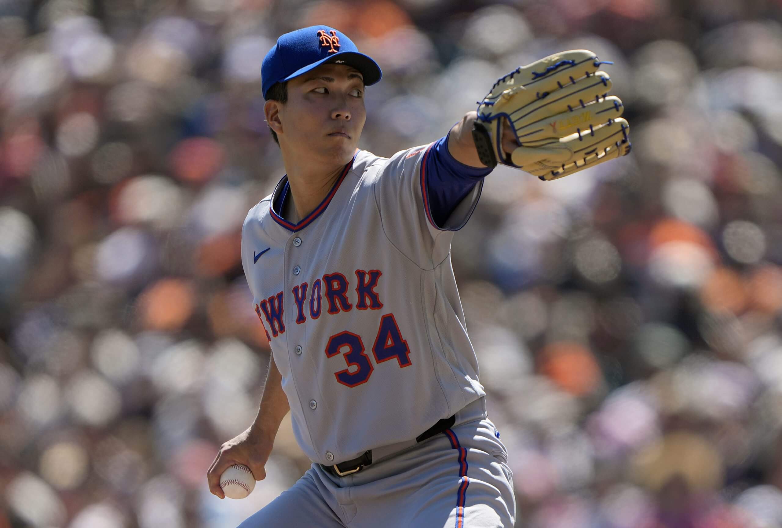 Kodai Senga #34 of the New York Mets pitches against the San Francisco Giants in the bottom of the first inning at Oracle Park on April 05, 2026 in San Francisco, California.