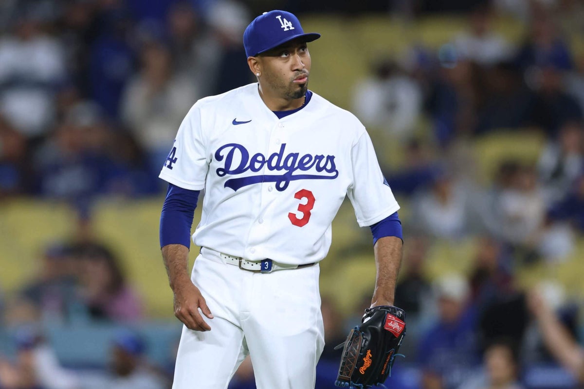 Dodgers again pass on closer Edwin Díaz in save situation, dismiss knee concerns