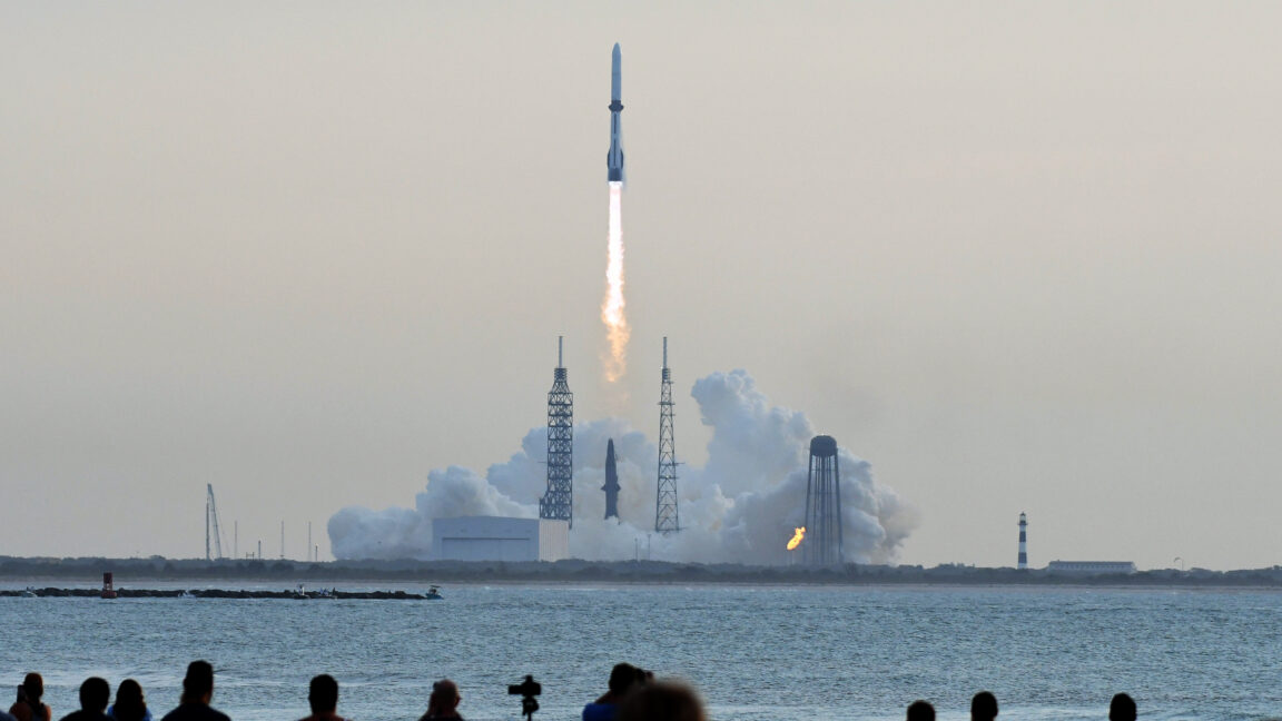 Blue Origin's rocket reuse achievement marred by upper stage failure