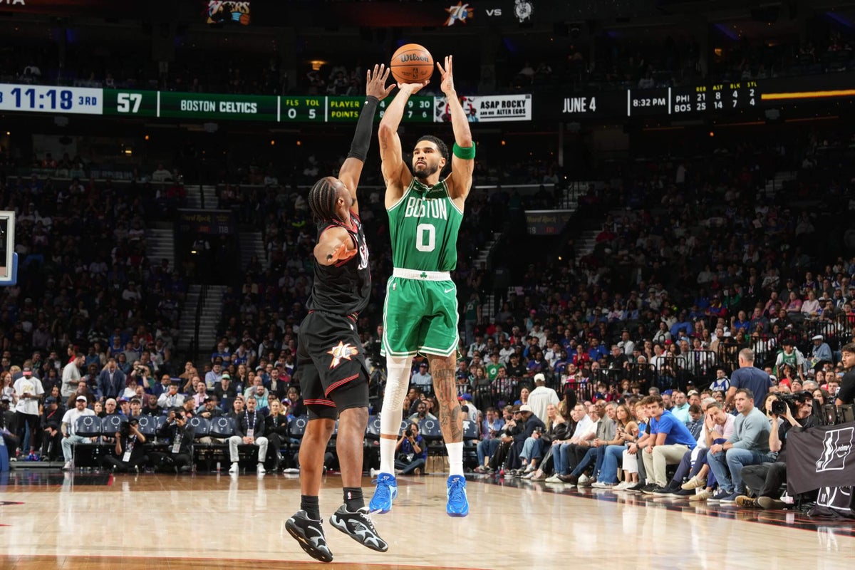 Jayson Tatum’s dagger helps Celtics edge 76ers in Game 3 thriller, seize series momentum