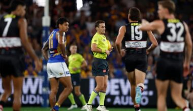 "It’s a ticking time bomb": Troubles for AFL HQ hit fever-pitch