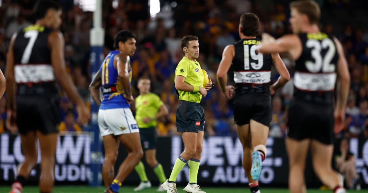 "It’s a ticking time bomb": Troubles for AFL HQ hit fever-pitch