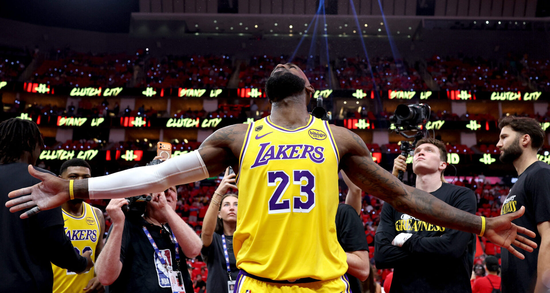 4 takeaways: Lakers-Rockets Game 3 leaves Houston on the brink of elimination