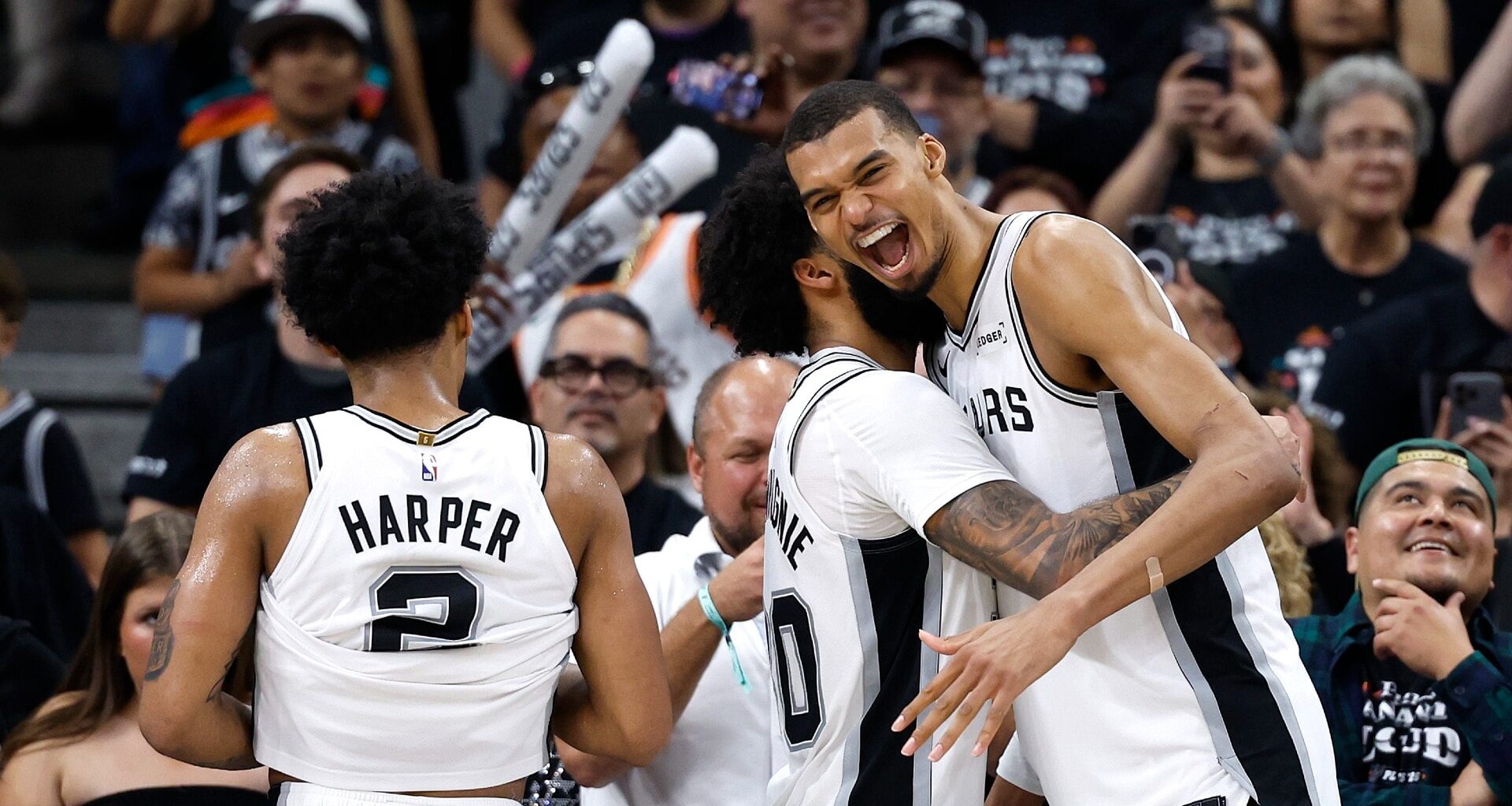 Recap: Spurs advance, 76ers, Knicks win