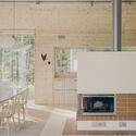© Kalle Kouhia House Meriportti / LUO Architects - Interior Photography, Kitchen, Wood, Chair