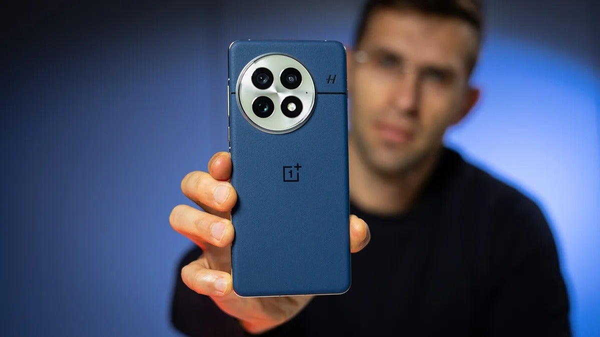 I compared a $560 refurbished flagship to new mid-rangers, and it wasn't close