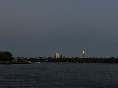 Picture of the moon rise over Sydney.
