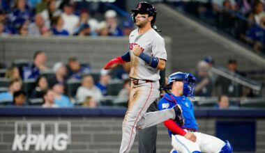 Blue Jays can't capitalize on Red Sox chaos in series-opening loss