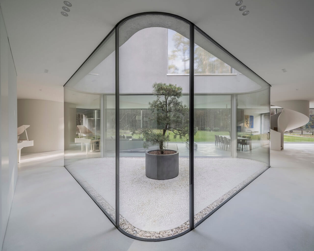 The Trim House by KWK Promes Splits the Difference