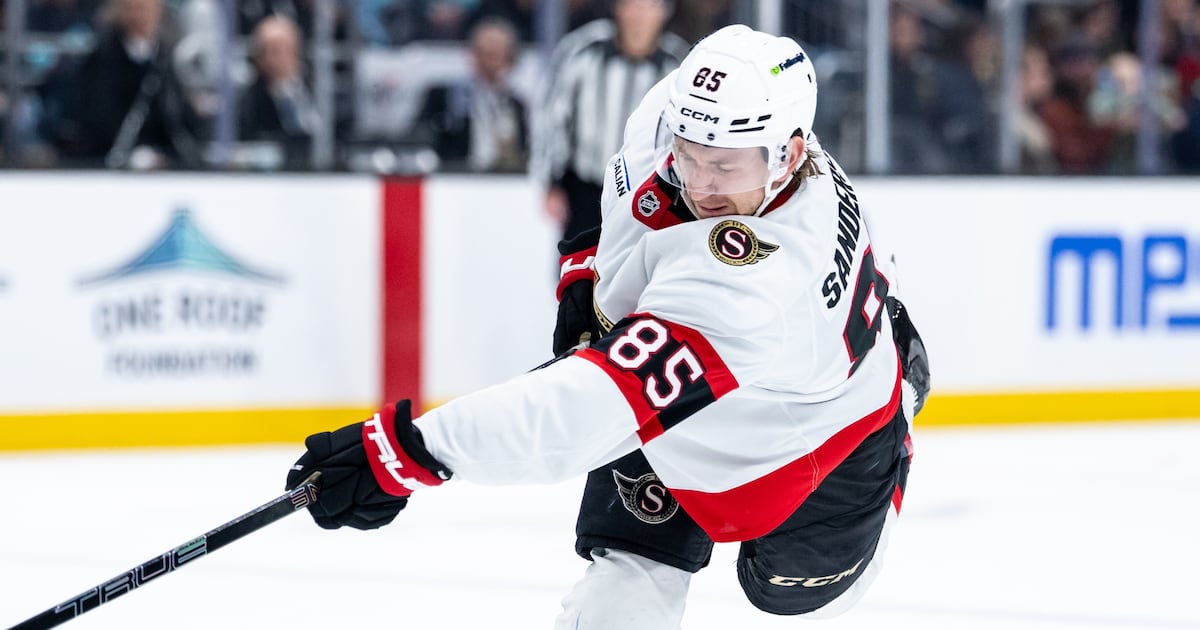 Ottawa Senators’ Jake Sanderson leaves Game 3 vs. Hurricanes with apparent injury