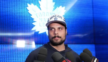 Auston Matthews is waving every relationship red flag that he can at the Leafs. It’s time to get out