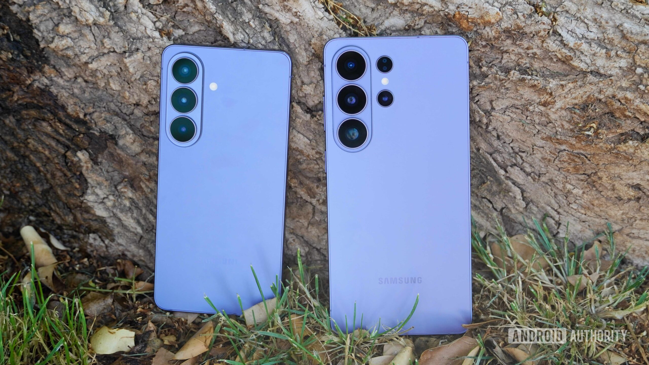 The back of the Galaxy S26 and Galaxy S26 Ultra.