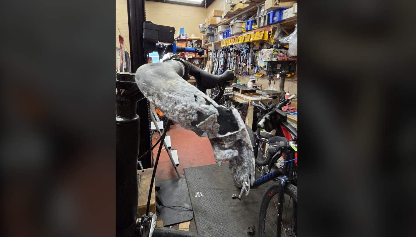 "Looks like they've been pulled out of a deep sea shipwreck": Bike shop horrified by sweat-corroded "drop that dropped off"; Newspaper columnist who usually rants about cyclists won round by Lime during Tube strike + more on the live blog - Cycling News | Bike Reviews
