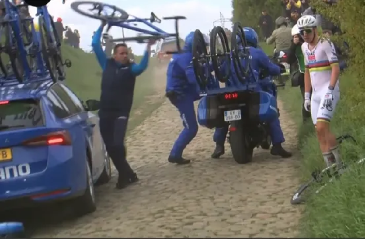 "He was able to get going again very quickly": Shimano mechanic rubbishes Tadej Pogačar claim neutral service bike "a wheelbarrow" + more on the live blog - Cycling News | Bike Reviews