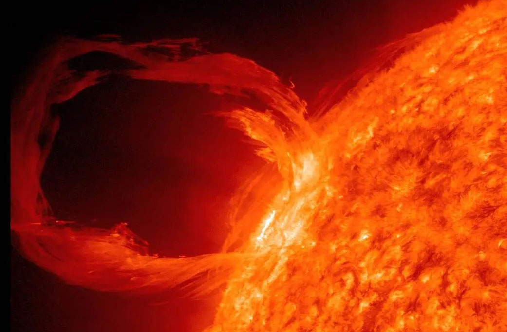 Solar prominence