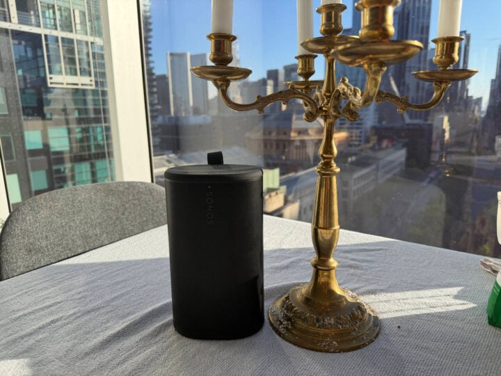 Sonos Play speaker candlestick comparison